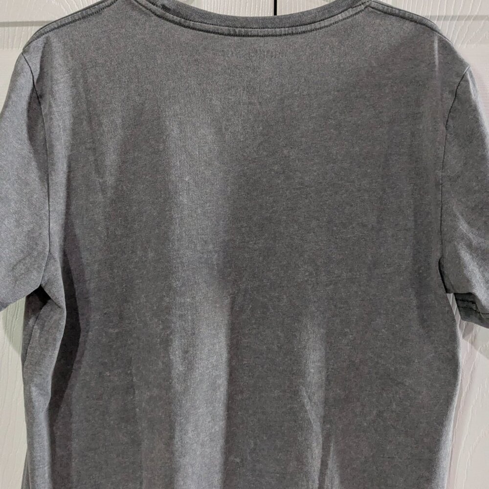 Corvette Chemistry Men's Gray Graphic T-Shirt Size Medium GM Official Crew Neck - Picture 9 of 11